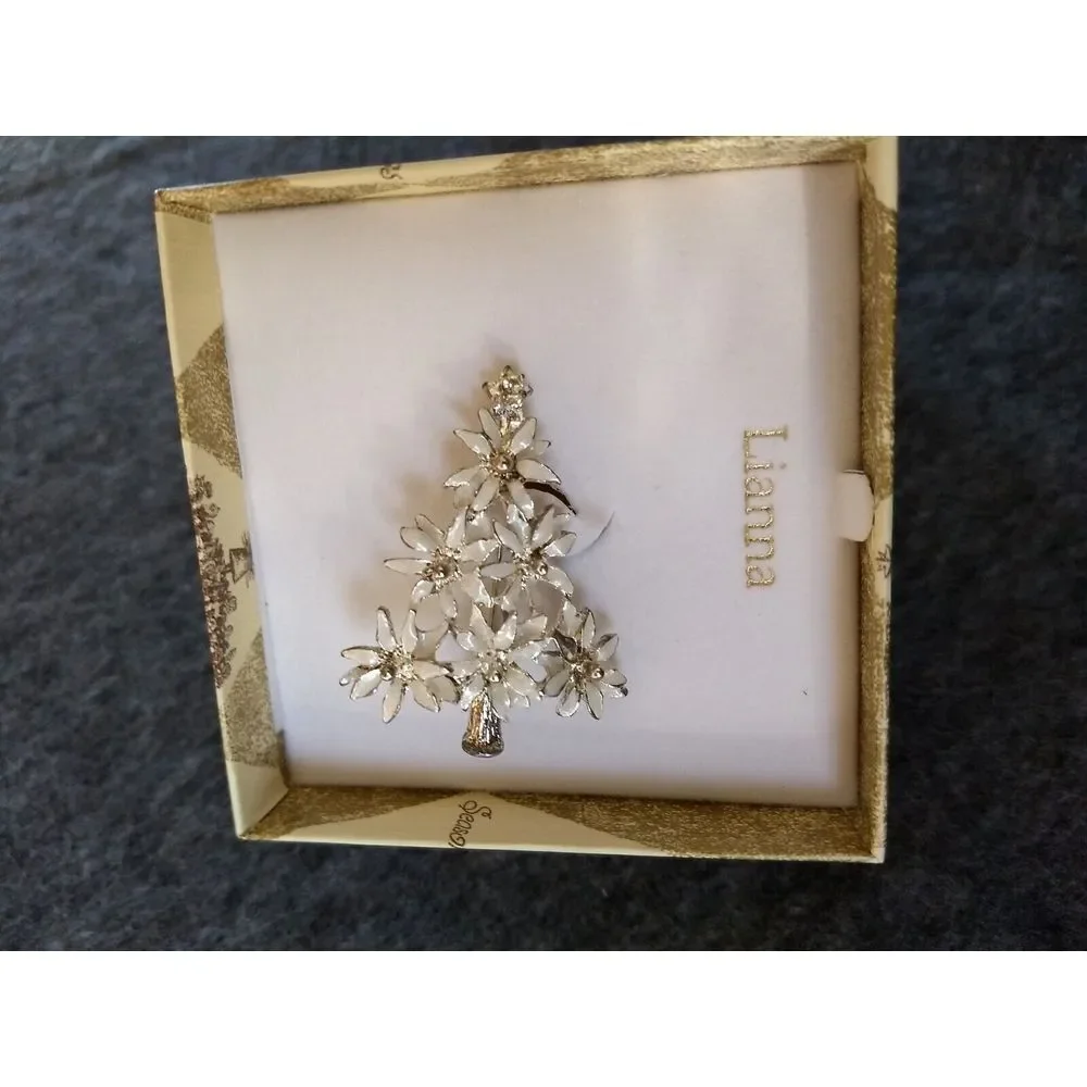 LIA Lianna White Enamel Poinsettia Christmas Tree Brooch Rhinestone Star Box VTG